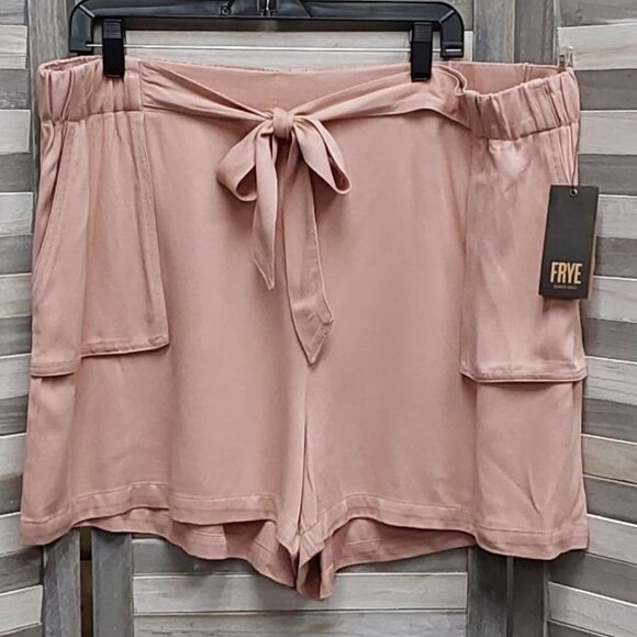 Tie Waist Short | Frye | 2X - Picture 1 of 10